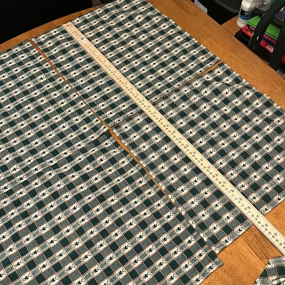 Set of 2 Handmade Cloth Reversible Placemats with 4 Coordinating Cloth Napkins